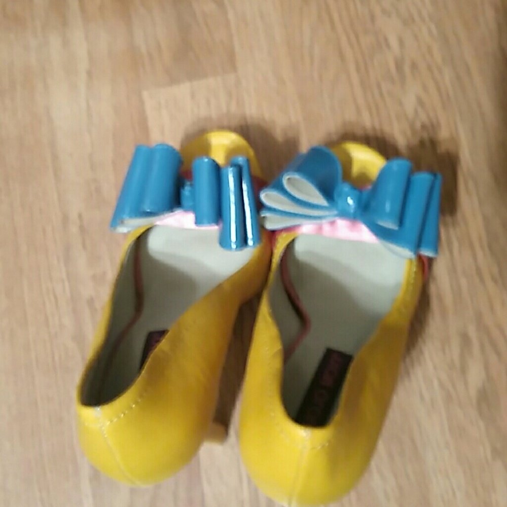 Heels - Picture 3 of 4